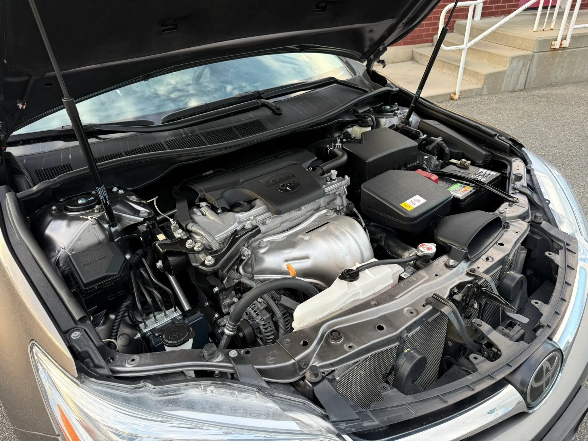 Used 2017 Toyota Camry XLE w/ Moonroof Package FWD image 30