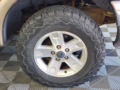 Used 2003 Ford F150 XLT AWD/4WD image 9