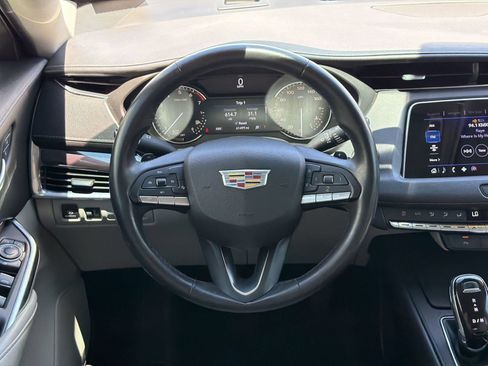 Used 2020 Cadillac XT4 Luxury FWD image 25