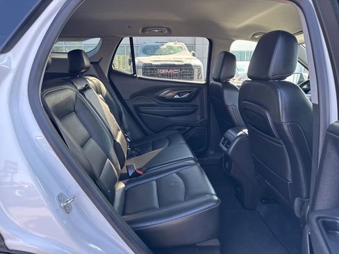 Used 2024 GMC Terrain SLT image 24