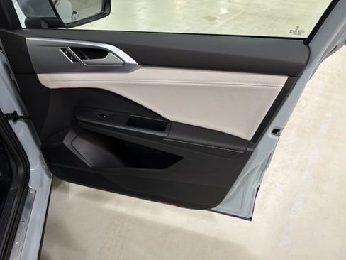 New 2026 Volkswagen Taos SE image 38