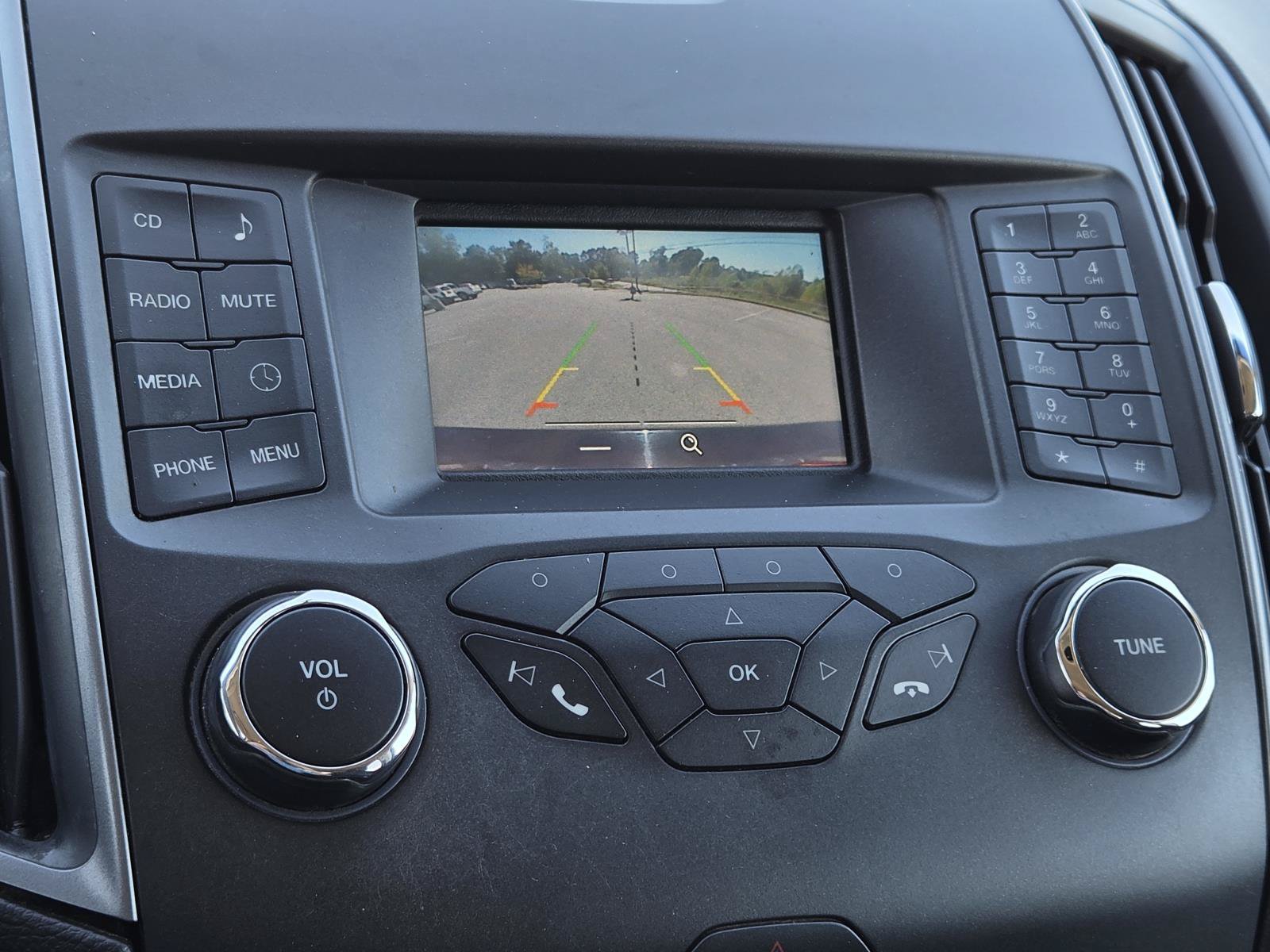 Used 2018 Ford Edge SE FWD image 16