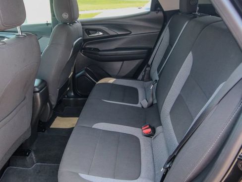 Used 2025 Chevrolet TrailBlazer LT AWD/4WD image 8