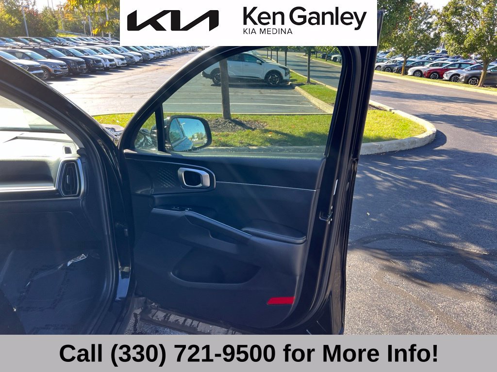 Certified 2024 Kia Sorento S w/ Panoramic Sunroof Package AWD/4WD image 56