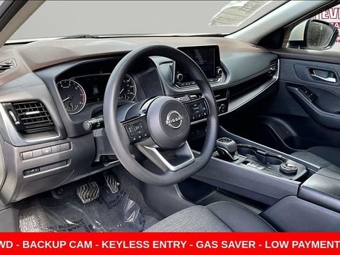 Used 2023 Nissan Rogue SV image 17