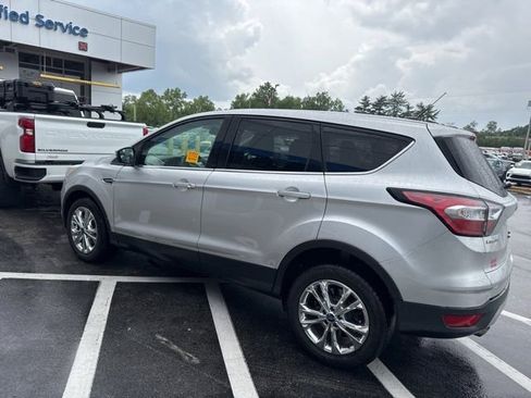 Used 2017 Ford Escape SE FWD image 6