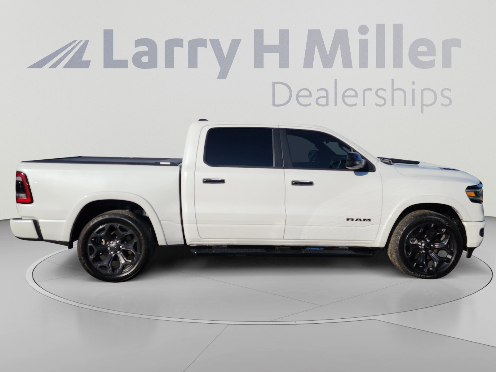 Used 2023 RAM 1500 Limited w/ Night Edition AWD/4WD image 6