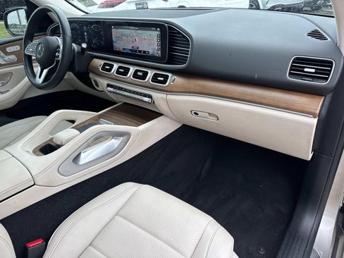 Used 2022 Mercedes-Benz GLE 350 4MATIC w/ AMG Line Exterior image 11