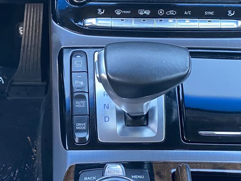 Used 2017 Genesis G90 3.3T Premium image 24