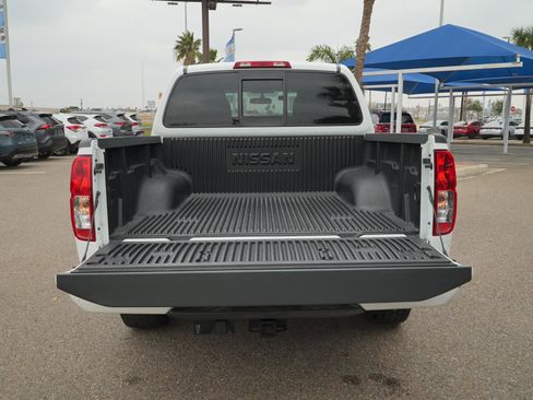 Used 2016 Nissan Frontier Desert Runner image 6