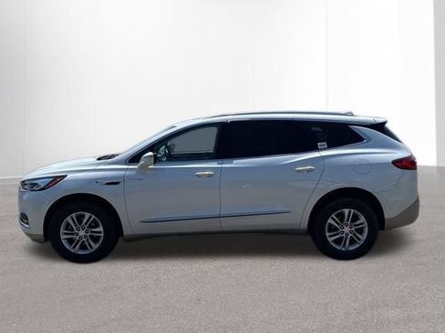 Used 2021 Buick Enclave Essence w/ Sound and Sites Package AWD/4WD image 2