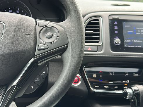 Used 2019 Honda HR-V EX image 18