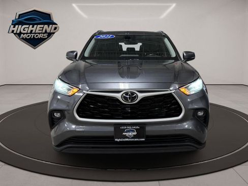 Used 2021 Toyota Highlander XLE image 9