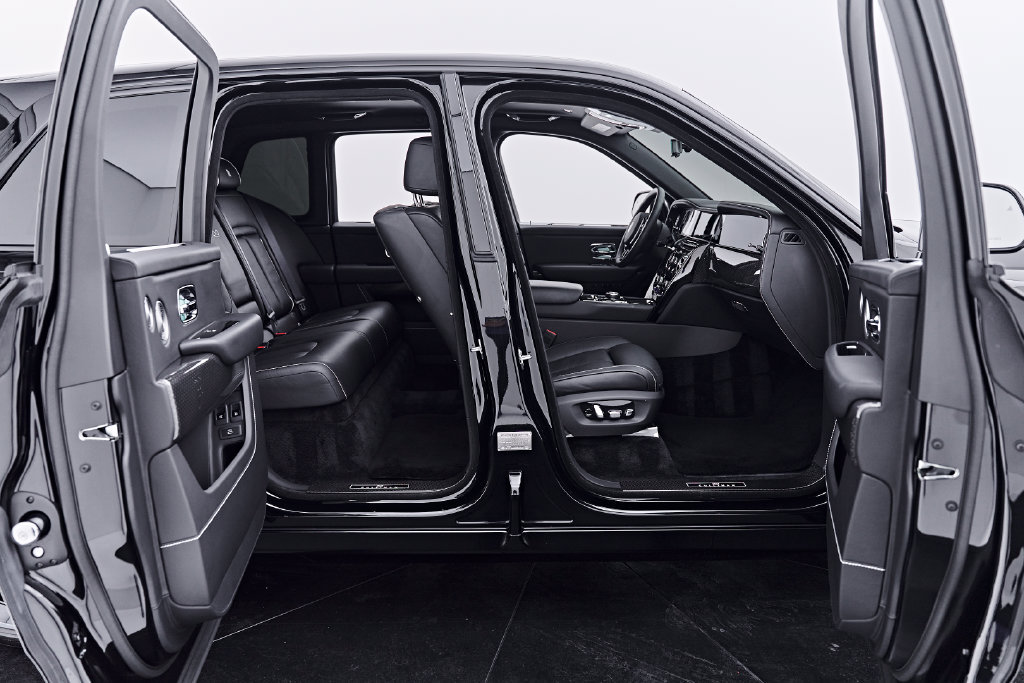 Used 2025 Rolls-Royce Cullinan Black Badge AWD/4WD image 33