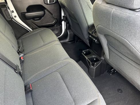 Used 2024 Jeep Wrangler Sport S image 18