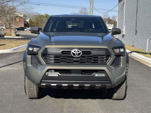 Used 2025 Toyota Tacoma TRD Off-Road image 25