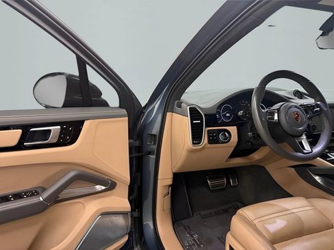 Used 2019 Porsche Cayenne Turbo AWD/4WD image 9