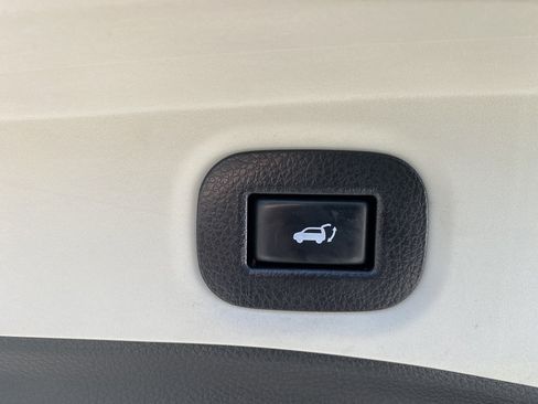 Used 2019 Nissan Rogue SV AWD/4WD image 35