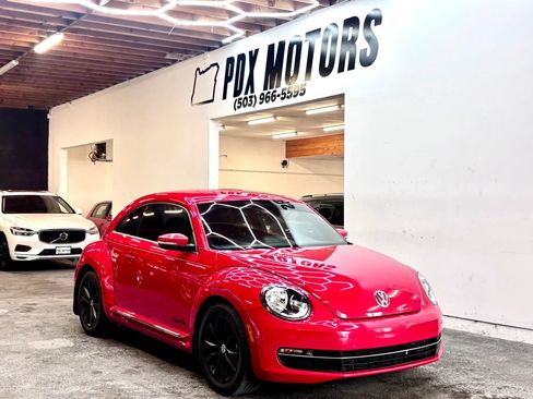 Used 2013 Volkswagen Beetle TDI FWD image 1