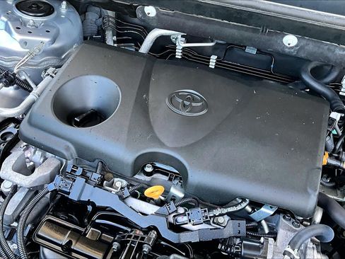 Used 2024 Toyota RAV4 LE FWD image 33