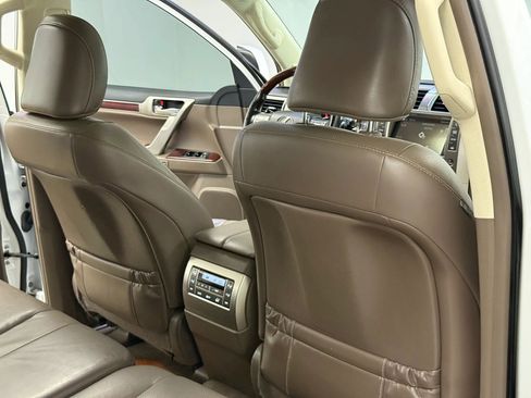 Used 2015 Lexus GX 460 w/ Premium Package image 20