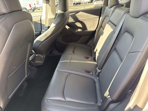 Used 2021 Tesla Model Y Long Range image 14