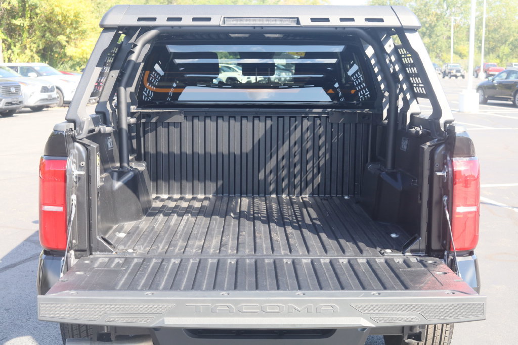 Used 2025 Toyota Tacoma TRD Sport AWD/4WD image 25