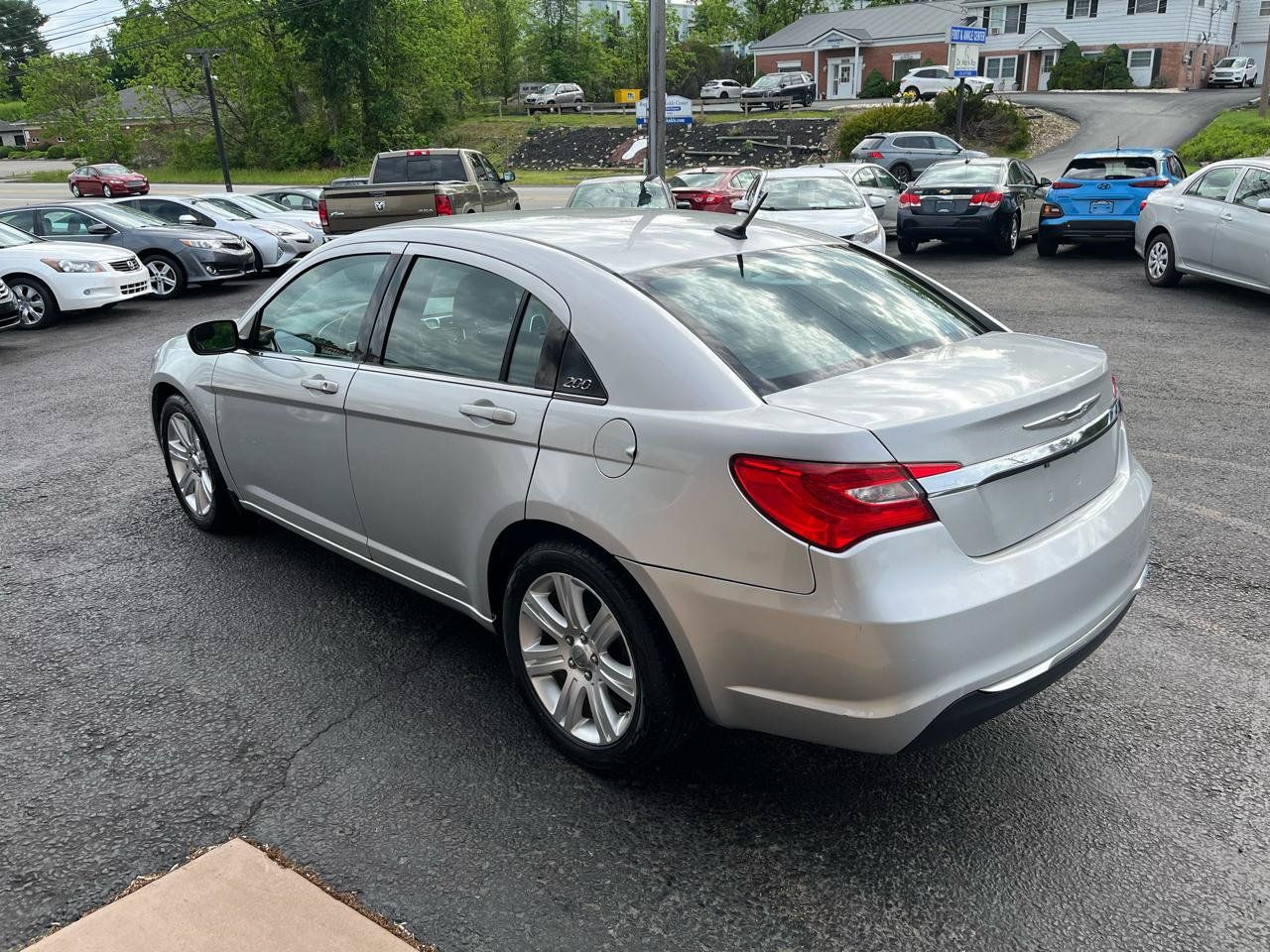 Used 2012 Chrysler 200 Touring w/ Cold Weather Group FWD image 8