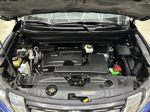 Used 2020 Nissan Pathfinder SL AWD/4WD image 7