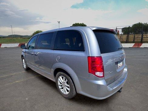 Used 2020 Dodge Grand Caravan SXT FWD image 4