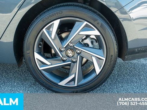 Used 2025 Hyundai Elantra Sport image 16