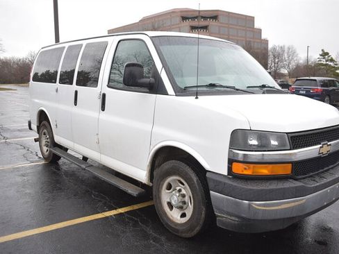 Used 2017 Chevrolet Express 2500 LT w/ LT Preferred Equipment Group image 1