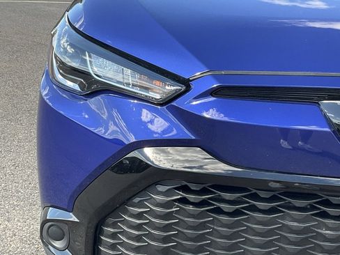 Used 2023 Toyota Corolla Cross SE image 2