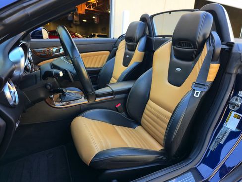 Used 2015 Mercedes-Benz SLK 250 image 17