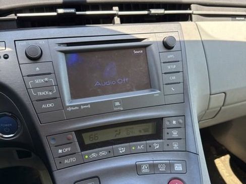 Used 2015 Toyota Prius Four FWD image 18