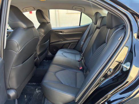 Used 2020 Toyota Camry SE FWD image 34
