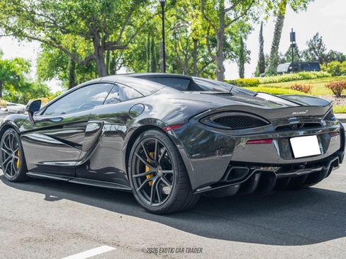 Used 2018 McLaren 570S Spider image 19
