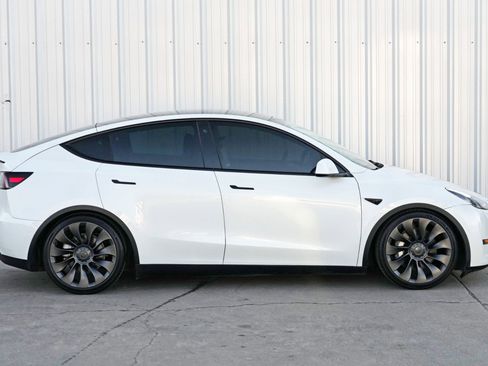 Used 2021 Tesla Model Y Long Range image 52
