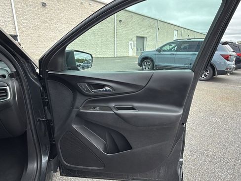 Used 2022 Chevrolet Equinox LT image 16