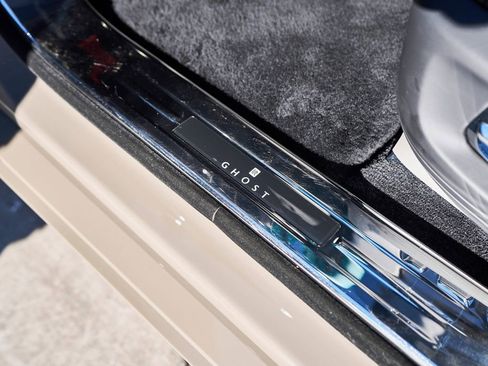 Used 2025 Rolls-Royce Ghost AWD/4WD image 38