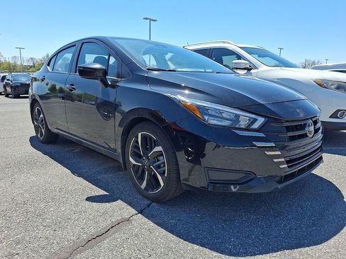 Used 2023 Nissan Versa SR w/ Trunk Package image 1
