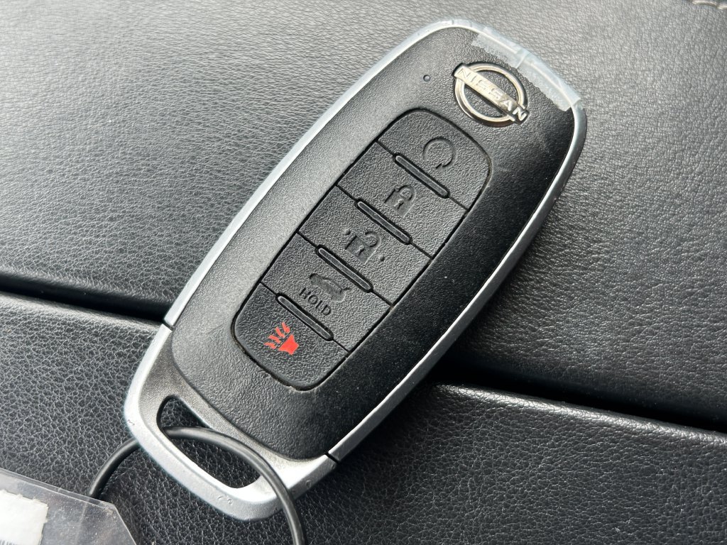 Used 2024 Nissan Rogue SV FWD image 34