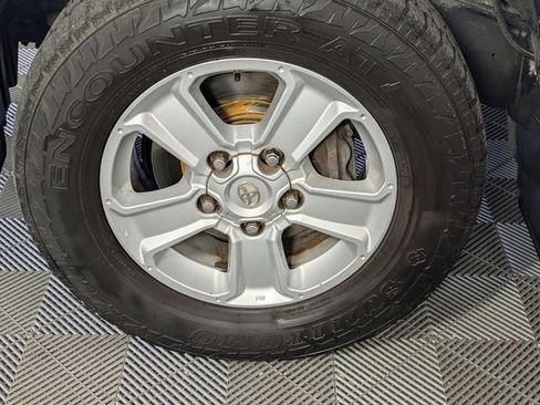 Used 2014 Toyota Tundra SR5 w/ SR5 Upgrade Package image 8