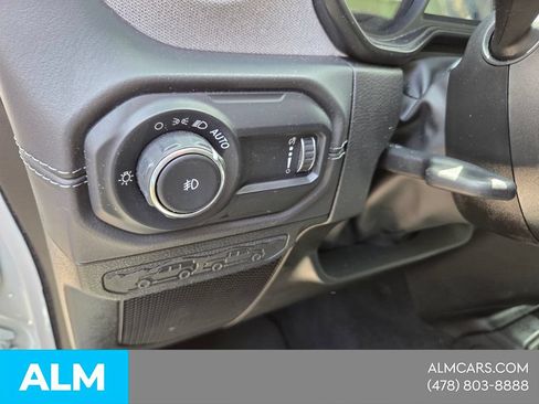Used 2025 Jeep Wrangler Unlimited Sahara AWD/4WD image 23