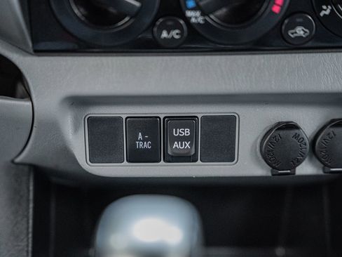 Used 2013 Toyota Tacoma 4x4 Access Cab V6 w/ TRD Off-Road Pkg image 31