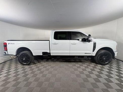 Used 2025 Ford F350 Lariat w/ Black Appearance Package image 8