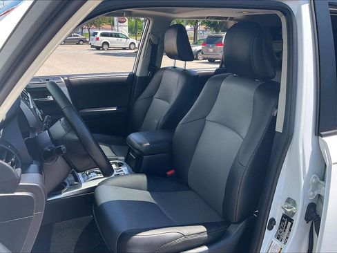 Used 2024 Toyota 4Runner SR5 Premium w/ Moonroof Package AWD/4WD image 30