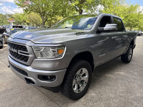 Used 2022 RAM 1500 Big Horn AWD/4WD image 3