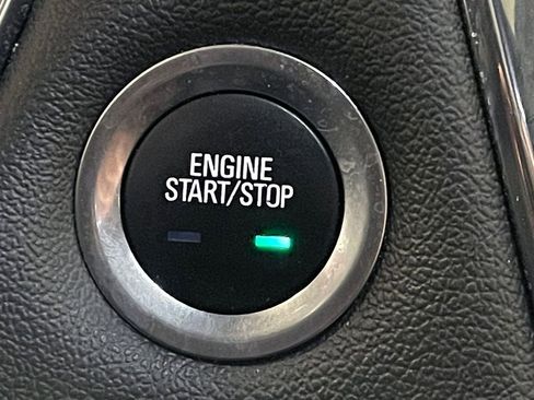 Used 2023 Chevrolet Traverse RS image 30