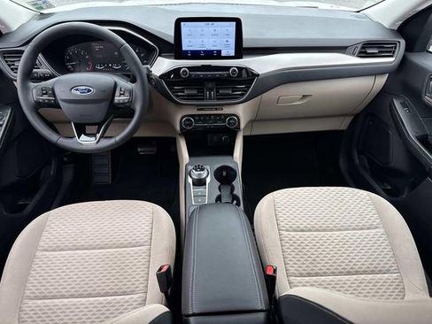 Used 2021 Ford Escape SE w/ Convenience Package FWD image 18